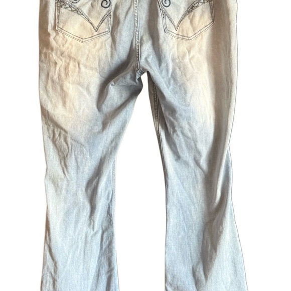 Sailor Jeans in Lightwash Wide-leg Size 16 - Picture 5 of 16